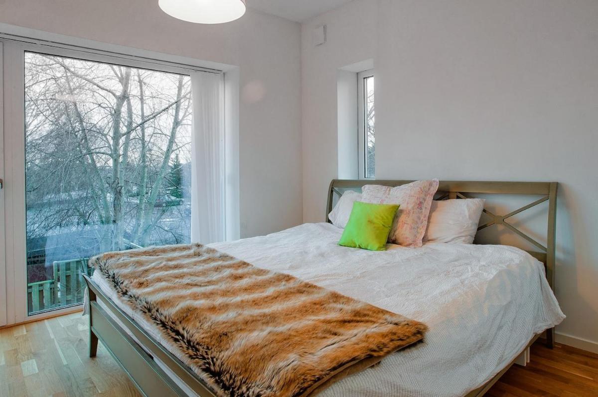 Willa Townhouse On Arlanda Stockholm Metro Line - Easy Checkin Sollentuna Zewnętrze zdjęcie