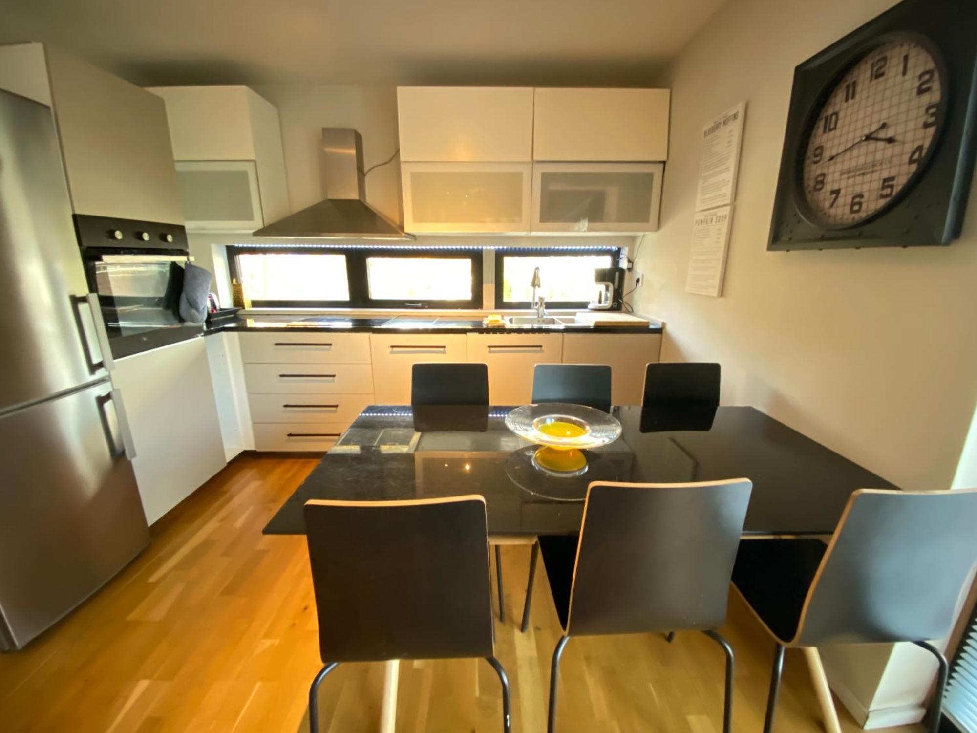 Willa Townhouse On Arlanda Stockholm Metro Line - Easy Checkin Sollentuna Zewnętrze zdjęcie